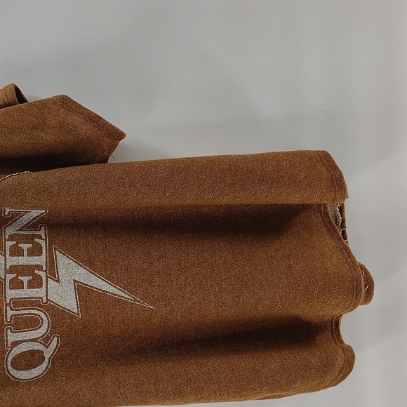 Fantastic Fawn QUEEN Pullover Top Size Large Brown Lightning Bolt Graphic V neck - Picture 3 of 9